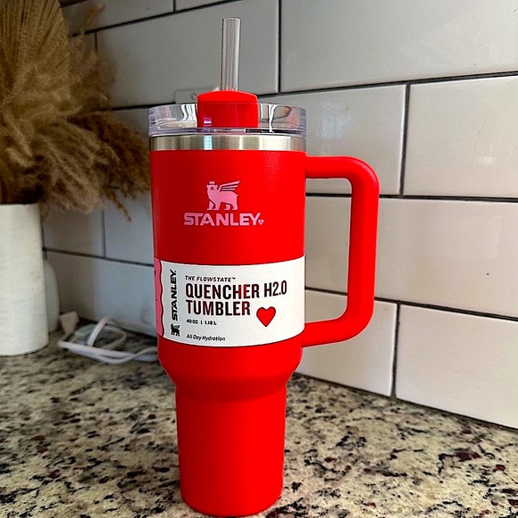 STANLEY THE QUENCHER H2.0 FLOWSTATE TUMBLER 40 OZ TARGET RED LIMITED EDITION NWT - Picture 2 of 14